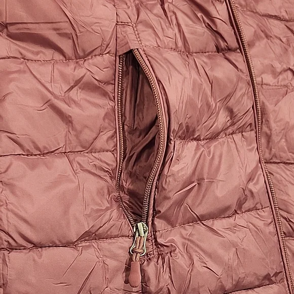 Women's Mauve Quilted Puffer Vest. - Picture 6 of 11